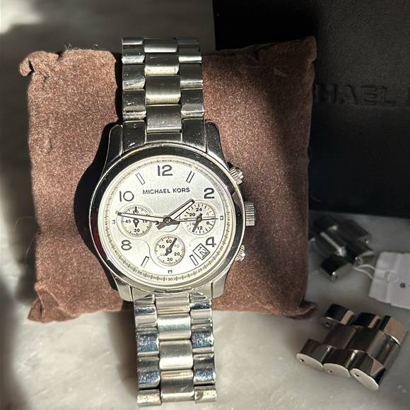 Michael Kors Runway Silver-Tone Watch - Picture 2 of 10